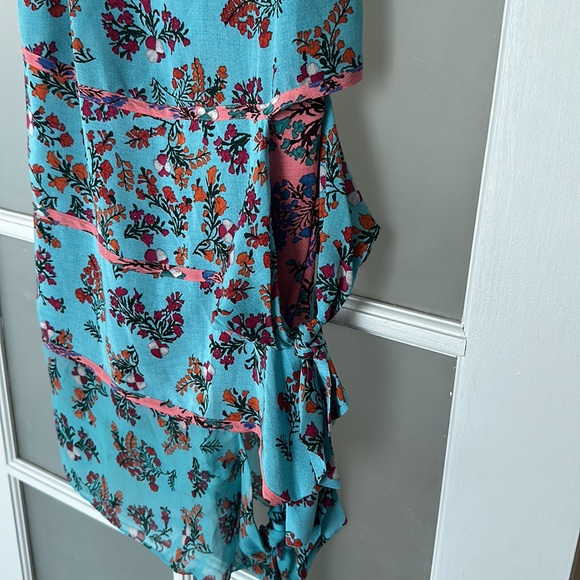 BCBG Maxazaria xxs dress, fits more like a xs/s 100%silk - Picture 5 of 13